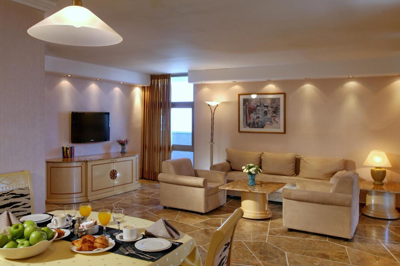 The Seasons Hotel -Studio & Suite Нетанья Екстер'єр фото